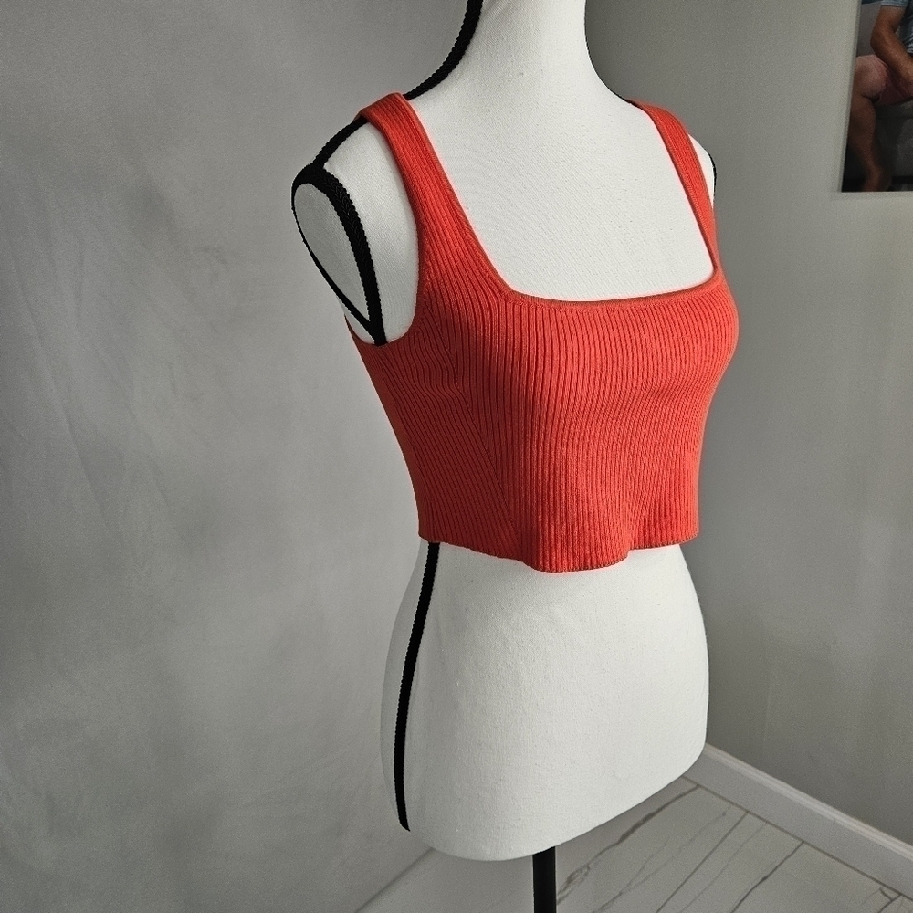 NWT LITA BY CIARA CROP TOP ORANGE SIZE MEDIUM - Picture 2 of 10